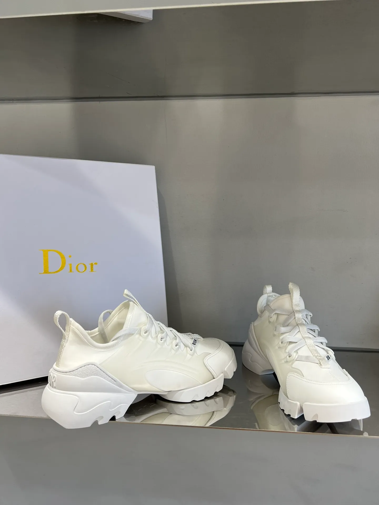 👟👟Ex-factory price 460👟👟 Dior dad shoes 🤓Super flattering footwear! High-density original jacquard ➕T👟👟Ex-factory price U original outsole! Sisters with wide feet must not have any misunderstandings about him! Even chubby feet like mine look slender when wearing them! Size: 35～40 (40 is custom-made and non-returnable) All sizes and colors are available in stock